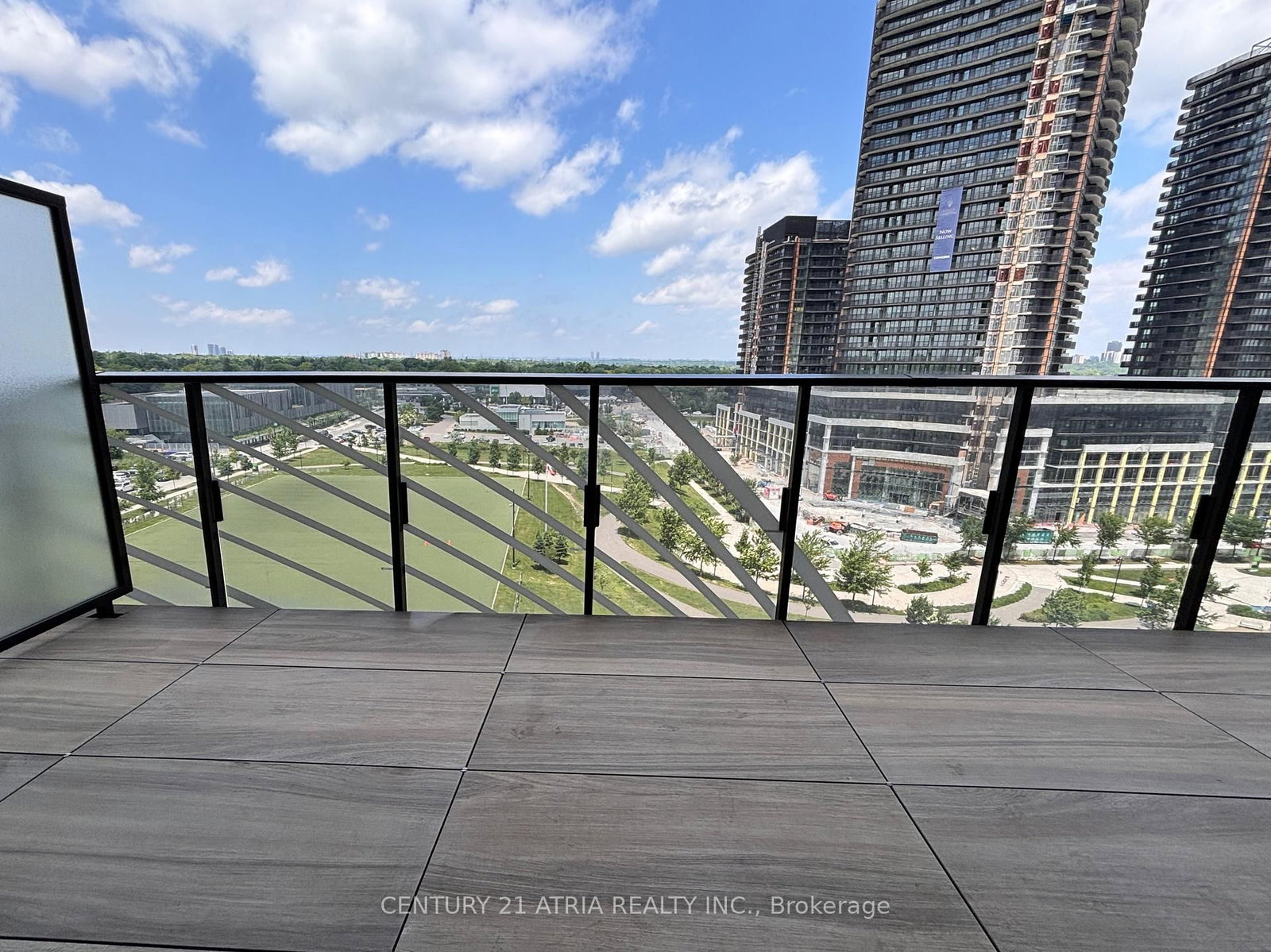 27 Mcmahon Drive, Unit 1011 - Photo 20