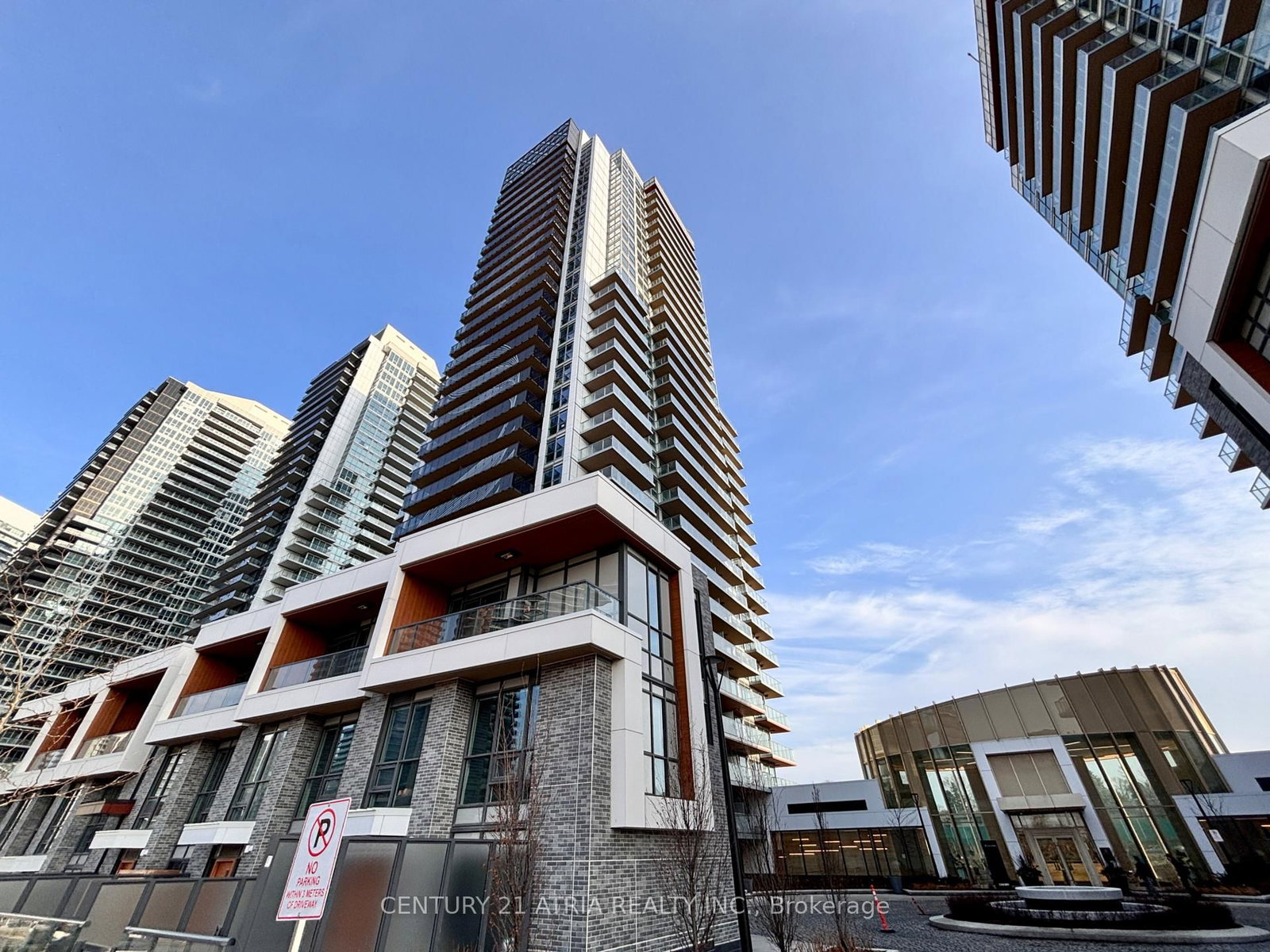 27 Mcmahon Drive, Unit 1011 - Photo 34