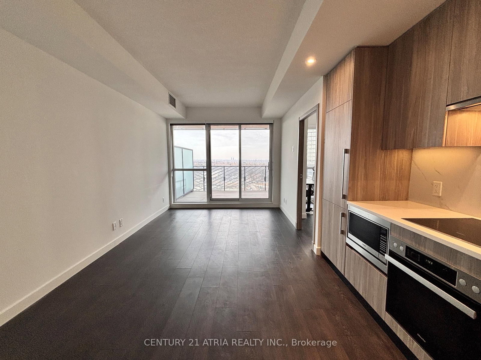 27 Mcmahon Drive, Unit 1011 - Photo 6