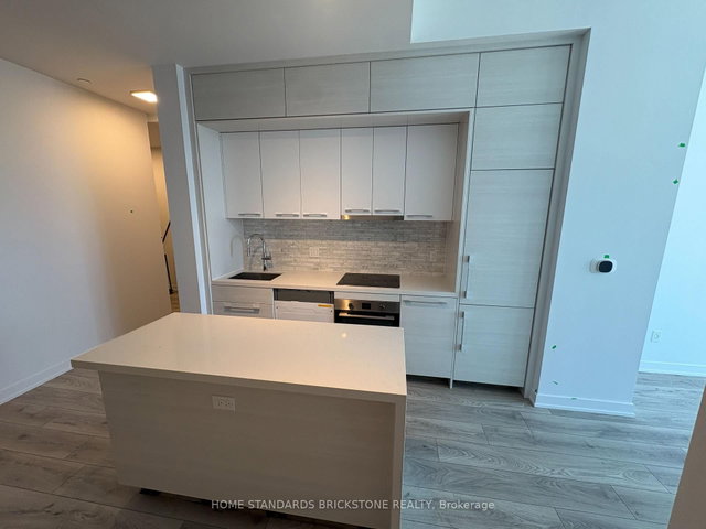 711 - 29 Green Trail Court