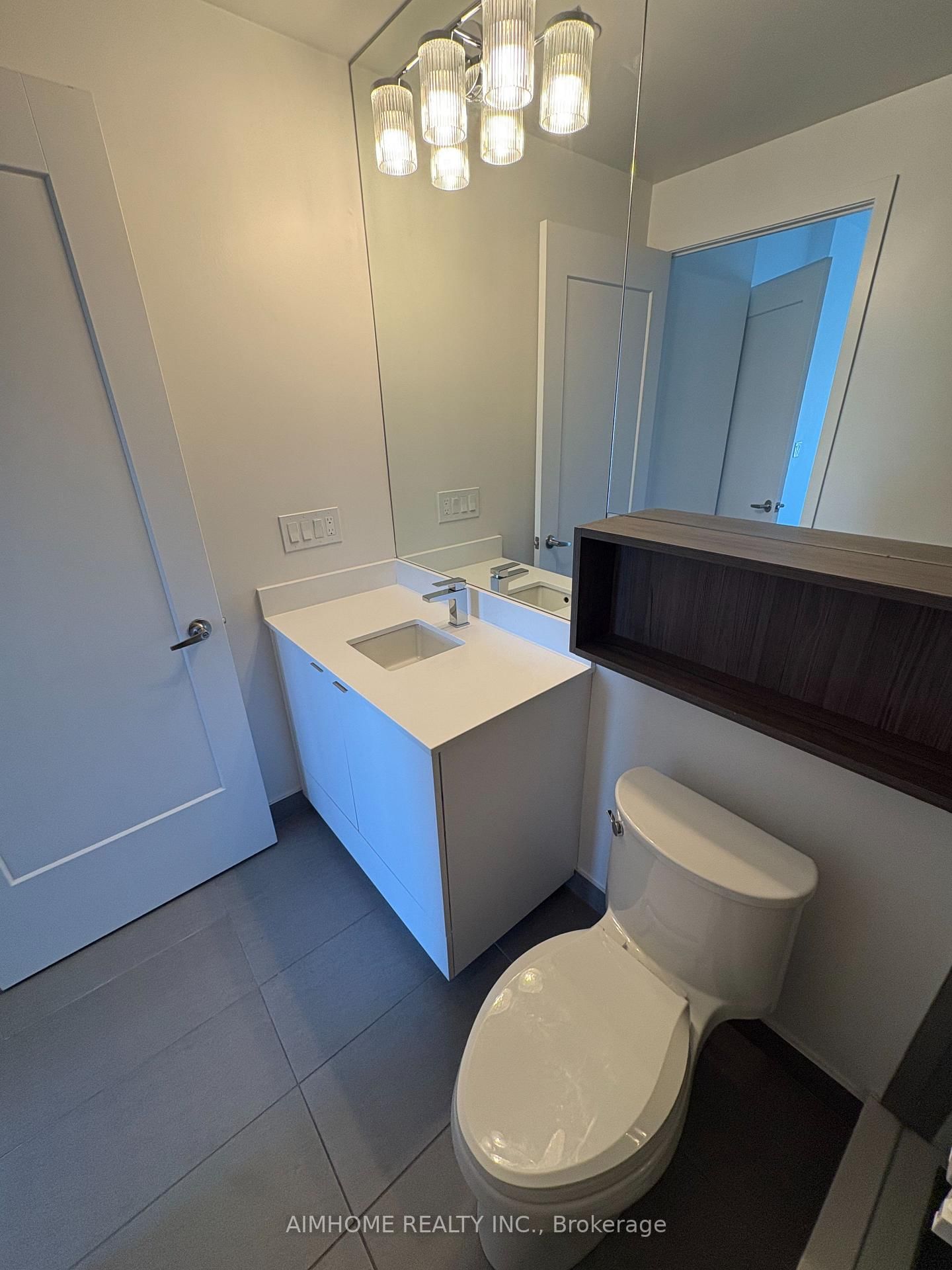 60 princess Street, Unit 1716 - Photo 8