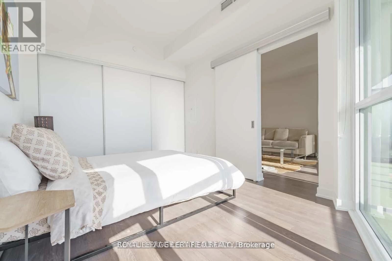 1112-30 Ordnance St, Toronto, view 12