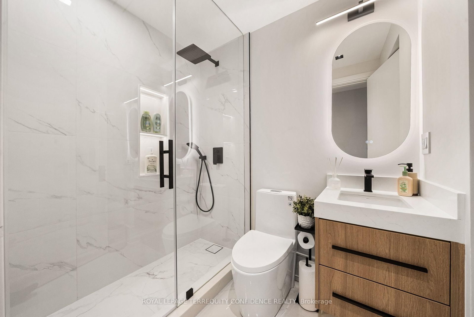 35 Nipigon Avenue • Toronto, ON photo 39