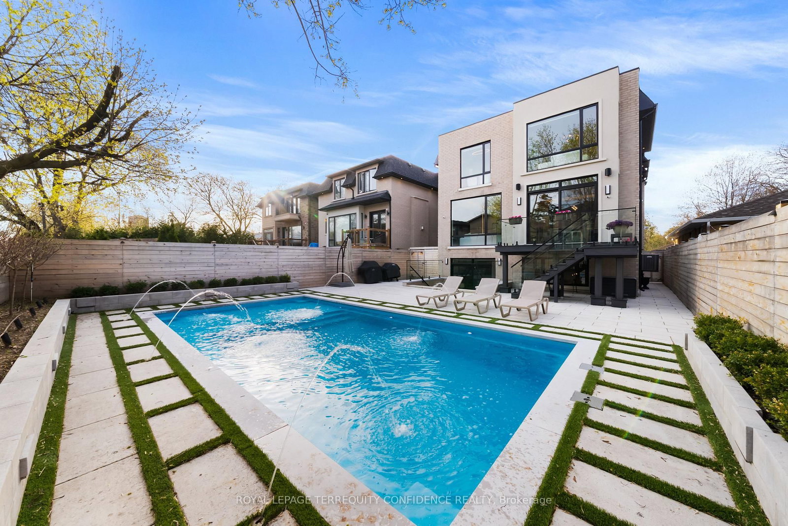 35 Nipigon Avenue • Toronto, ON photo 45