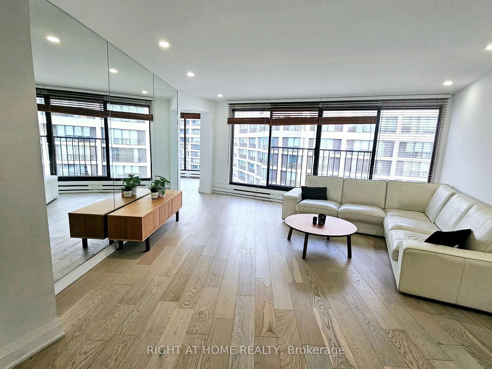 65 Harbour Square, Unit 3306 - Photo 2