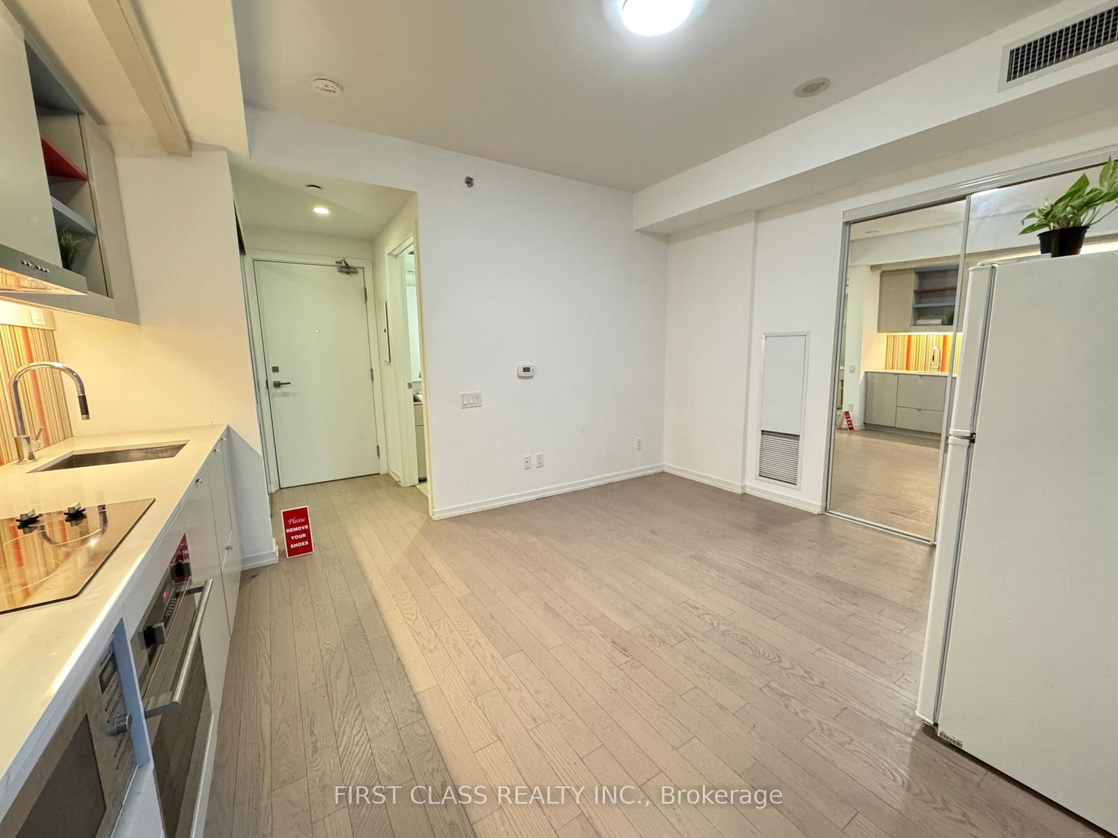 101 Peter Street, Unit 617 - Photo 4