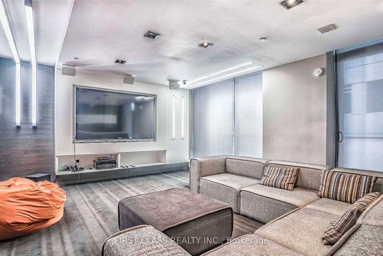 101 Peter Street, Unit 617 - Photo 9