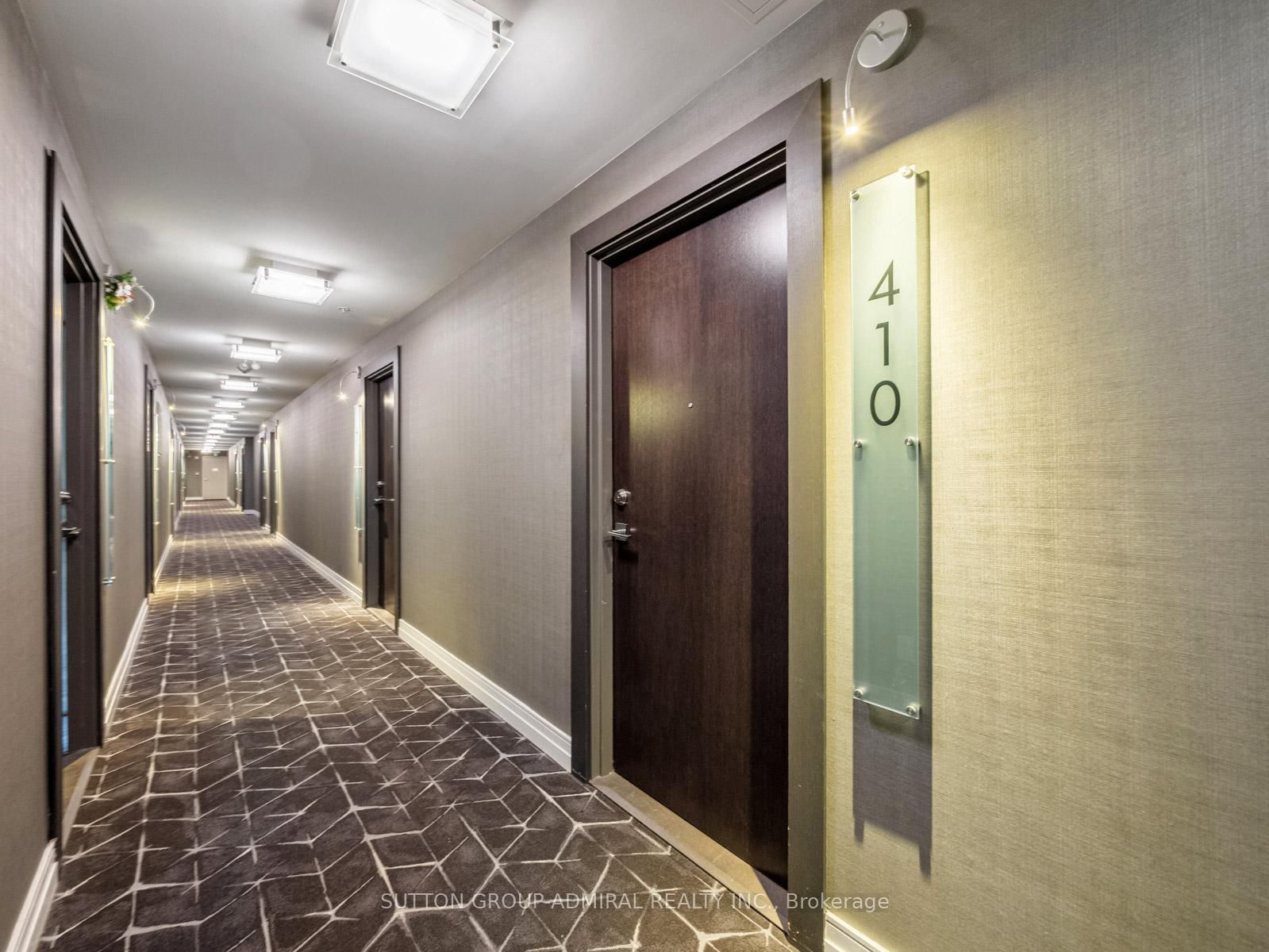 90 Niagara Street, Unit 410