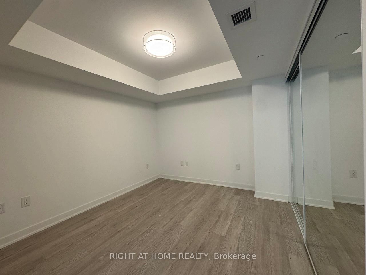 3 Strathgowan Avenue, Unit 224 - Photo 4