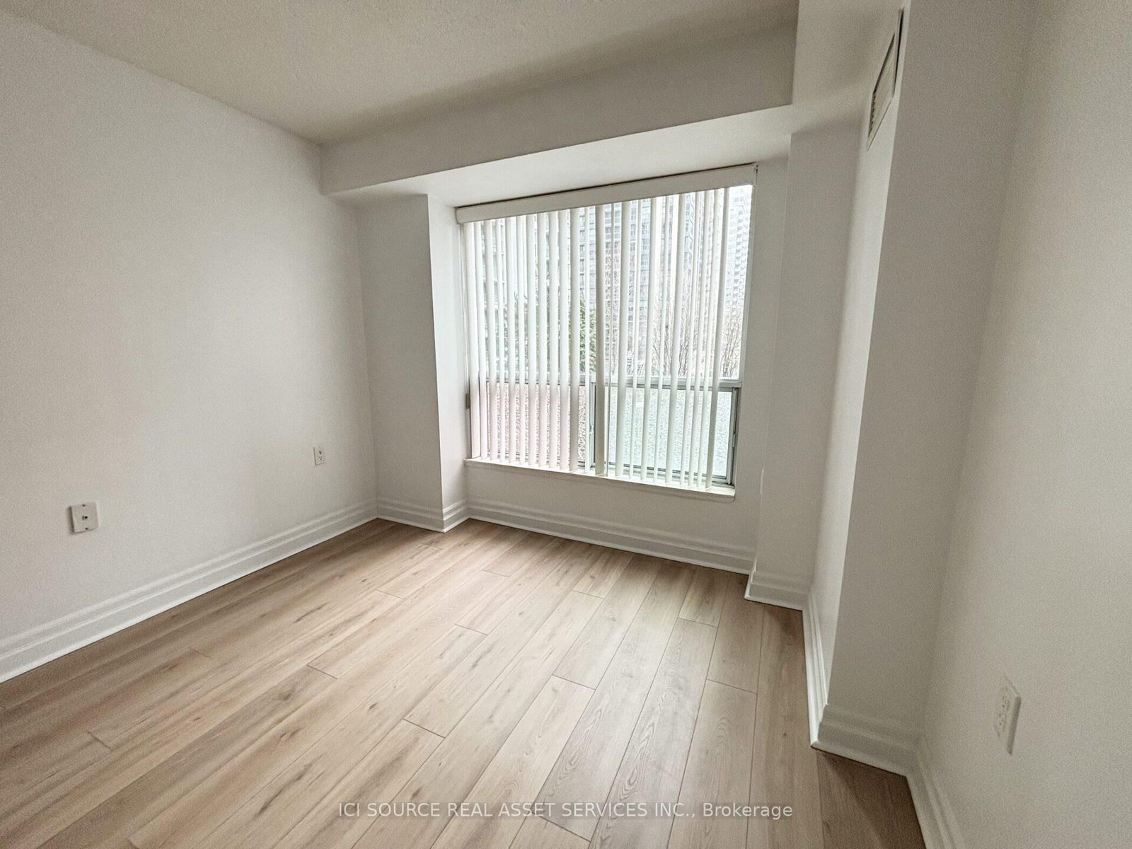 21 Hillcrest Avenue, Unit 206 - Photo 2