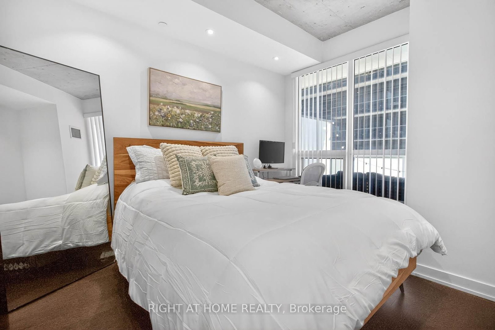 1030 King Street W, Unit 802 - Photo 14