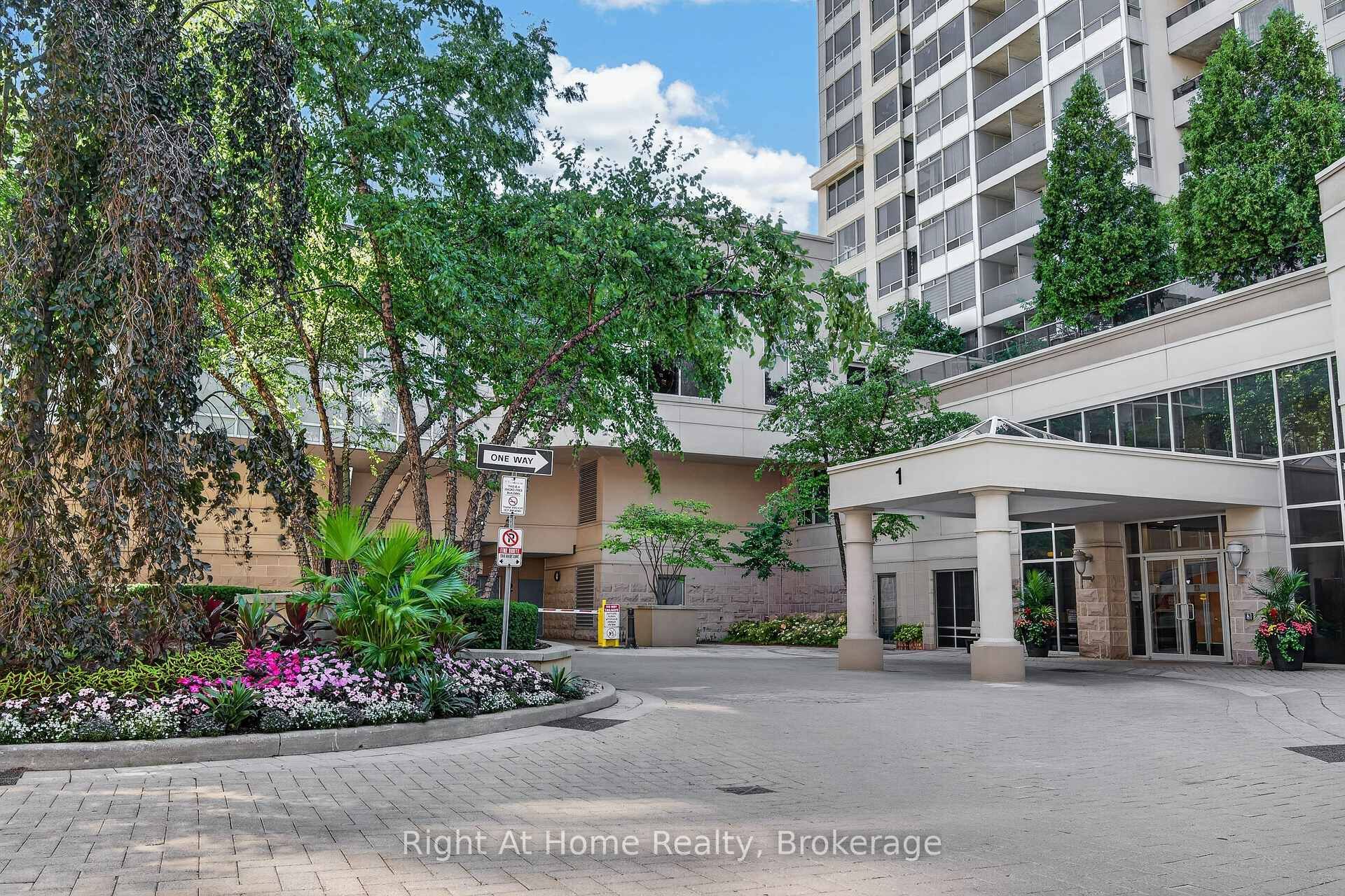 1 Rean Drive, Unit 1112