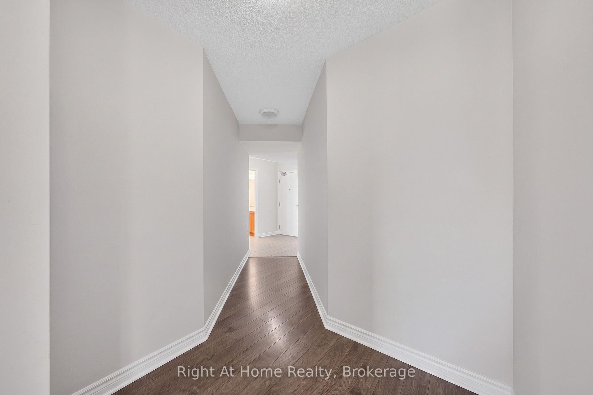 1 Rean Drive, Unit 1112
