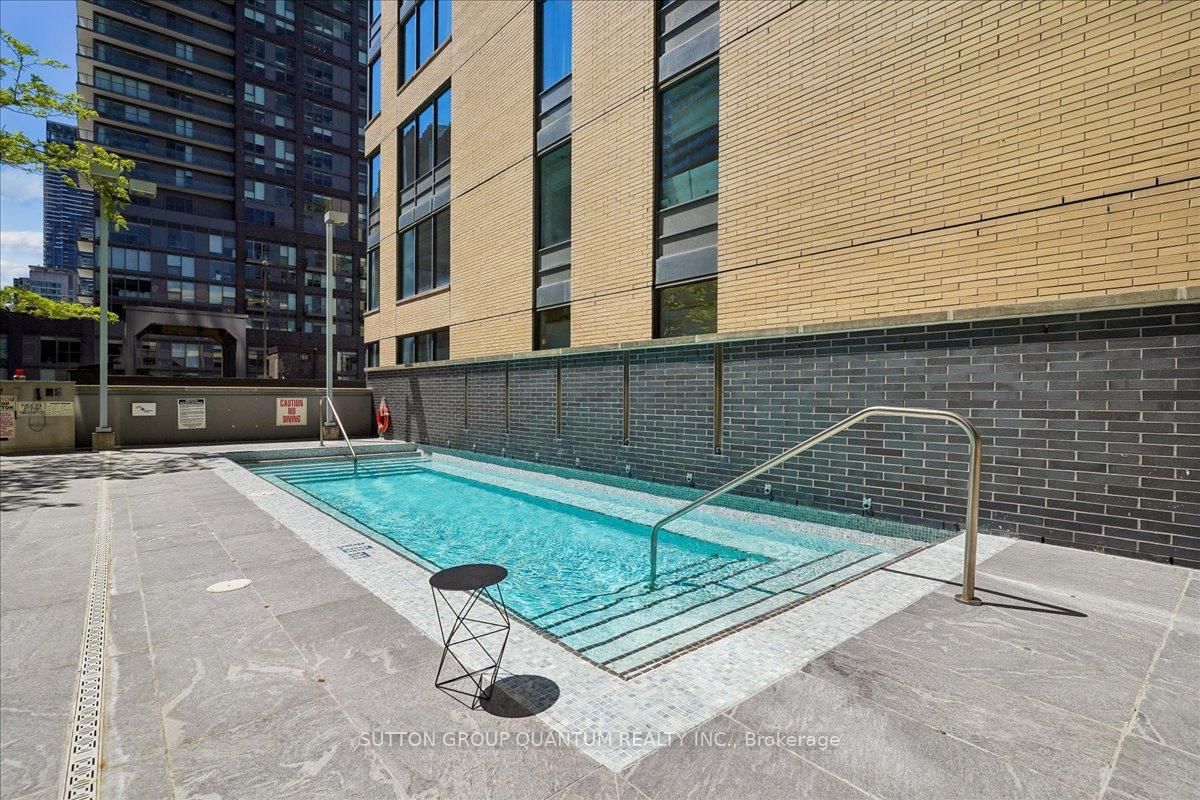 8 Charlotte Street, Unit 404 - Photo 31