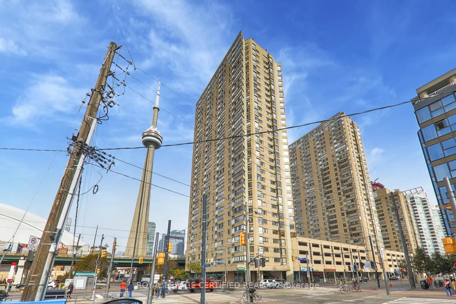 270 Queens Quay W, Unit 3005 - Photo 17