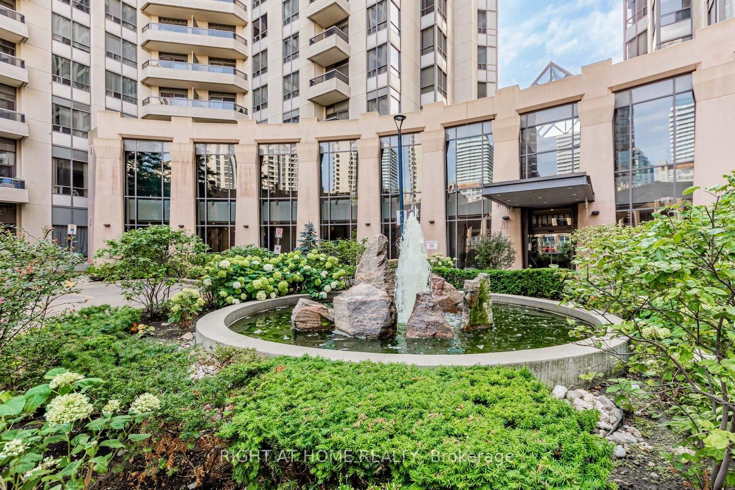 15 Northtown Way, Unit 1429 - Photo 4