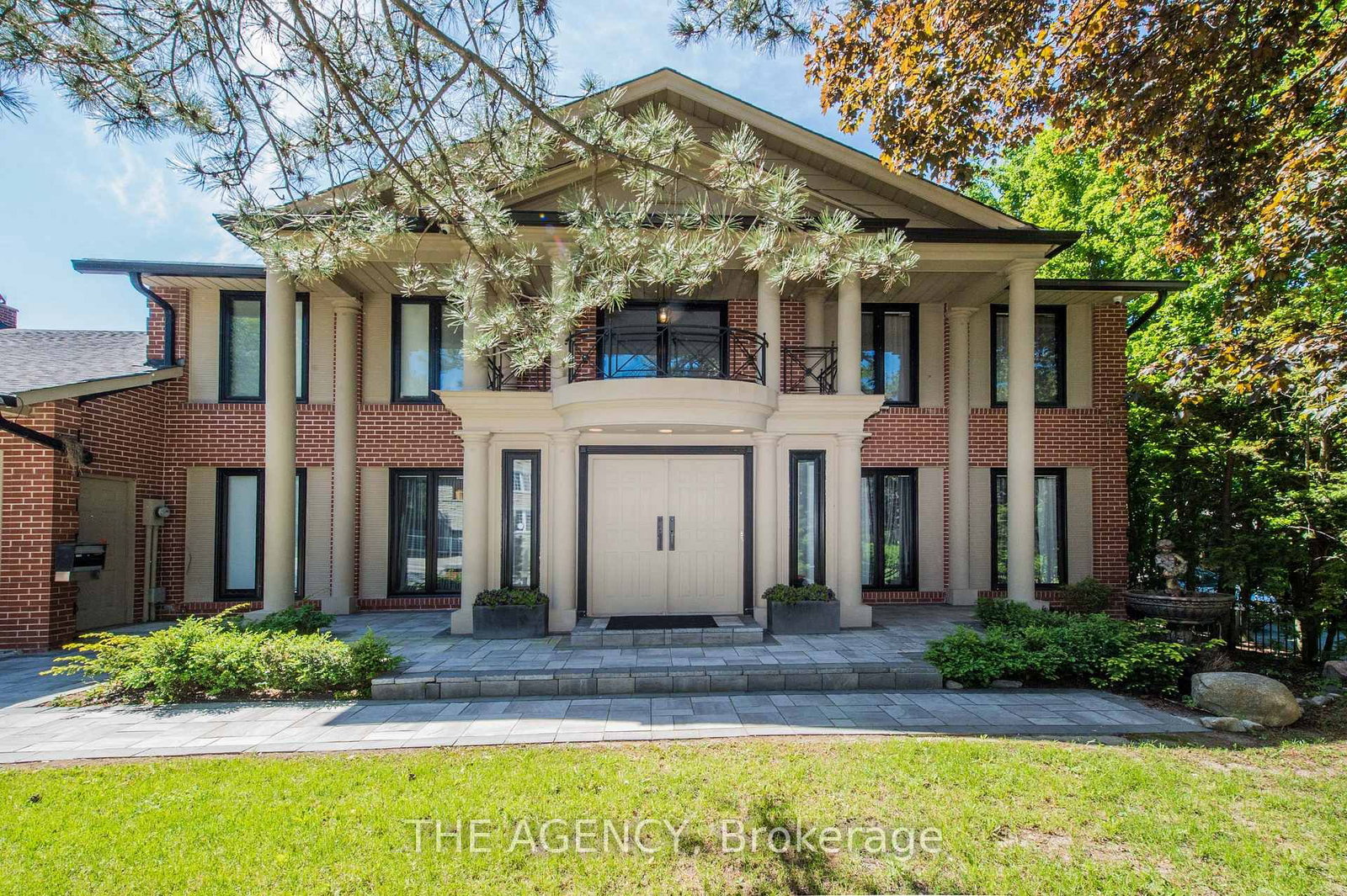 Property at 7 Shady Oaks