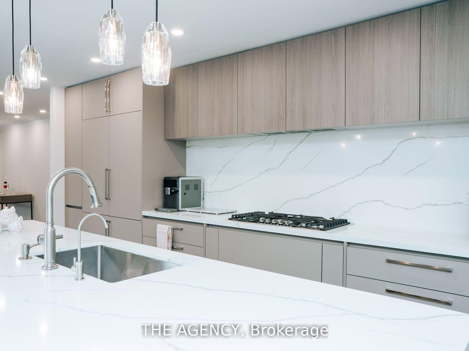 7 Shady Oaks Crescent • Toronto, ON photo 11