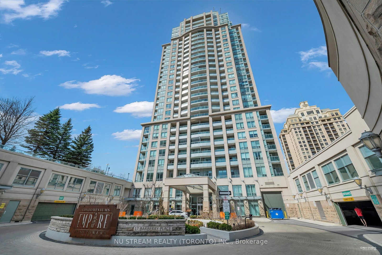 17 Barberry Place, Unit PH304