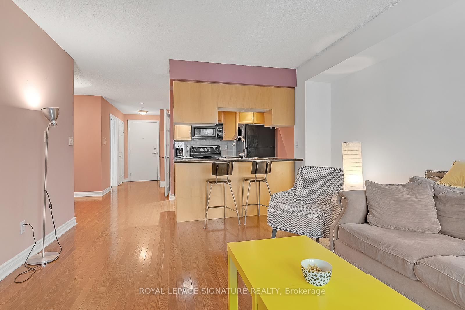 270 Wellington Street W, Unit 710 - Photo 8
