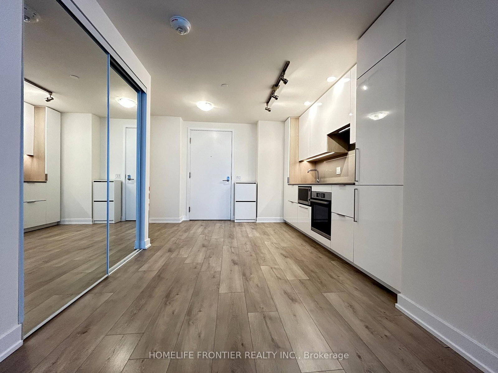 28 Freeland Street • #5403 • Toronto, ON photo 10