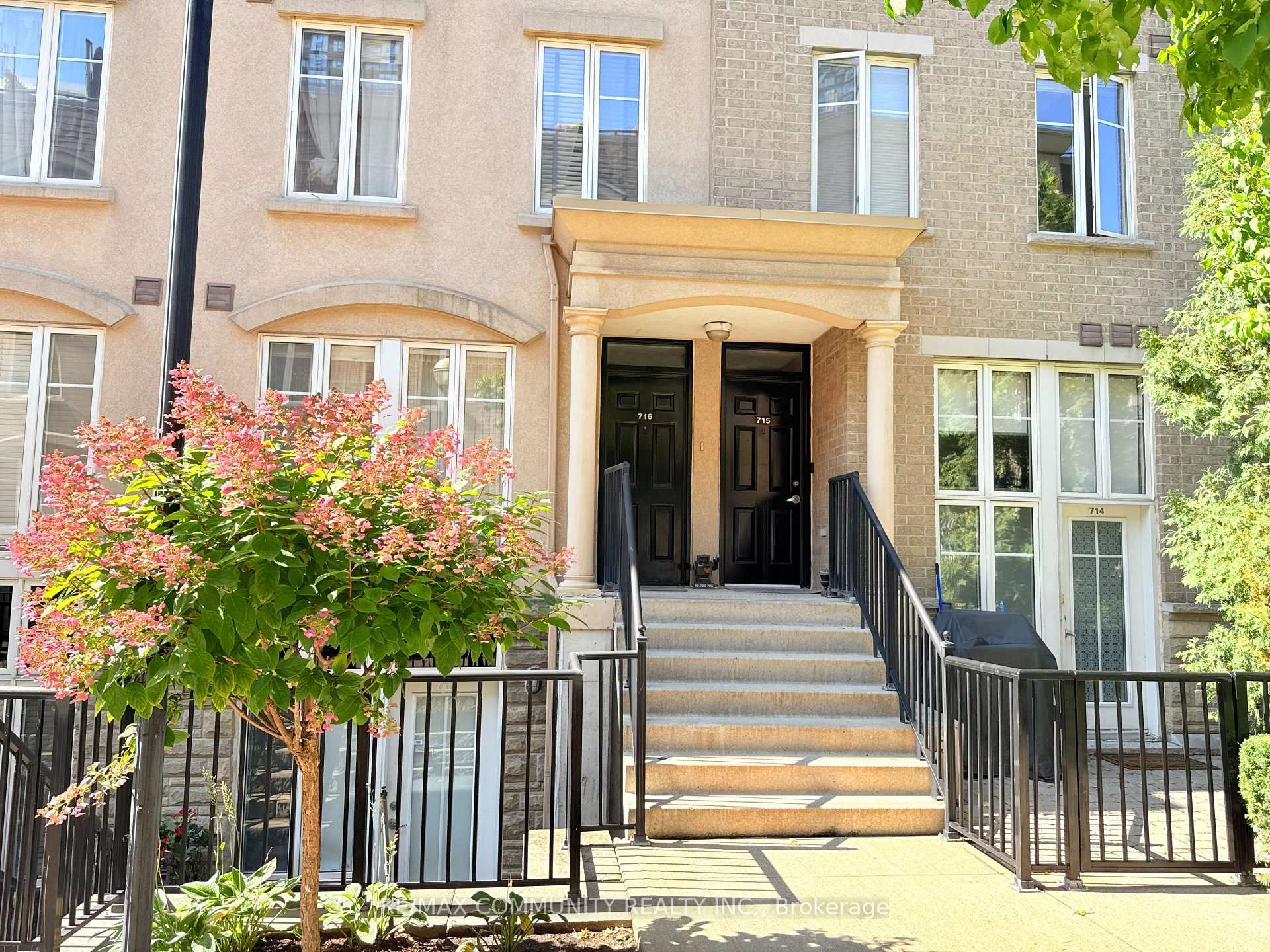 42 Western Battery Road, Unit 716