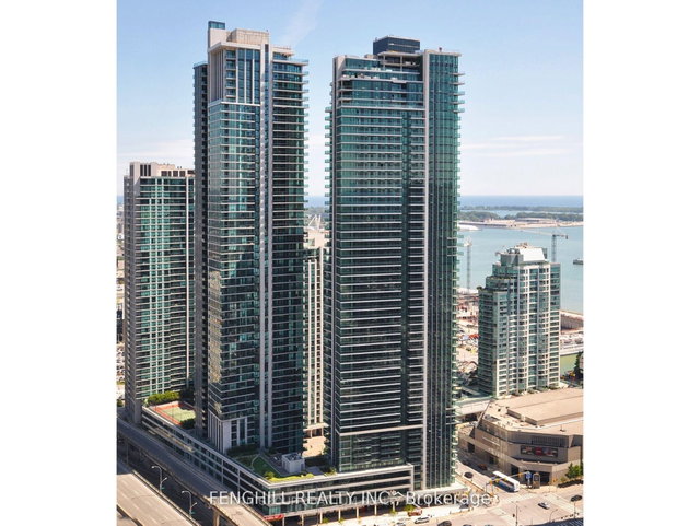 209 - 33 Bay Street