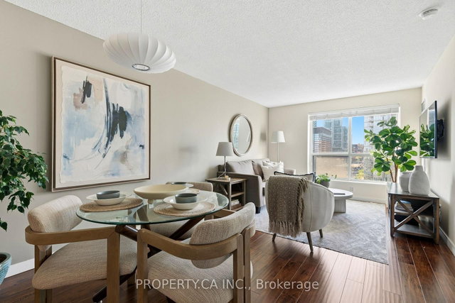 1105 - 410 Queens Quay W