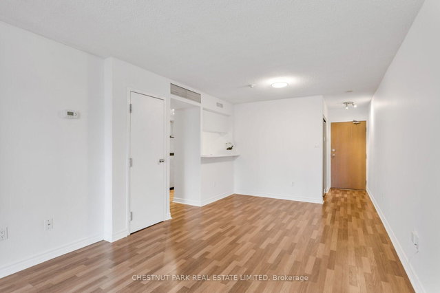 1408 - 1001 Bay Street