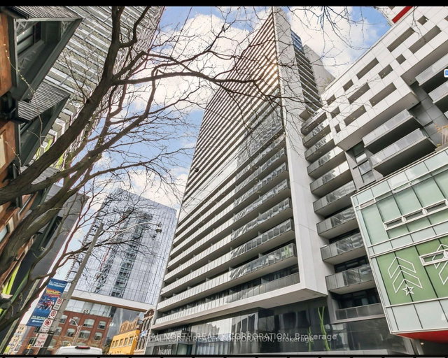 1806 - 330 Richmond Street W