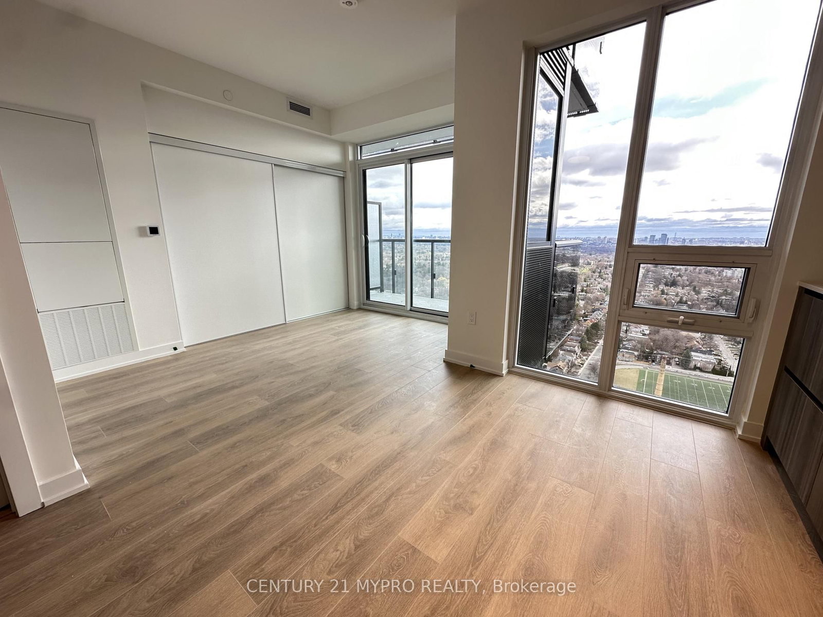 117 Broadway Avenue, Unit 3410 - Photo 4