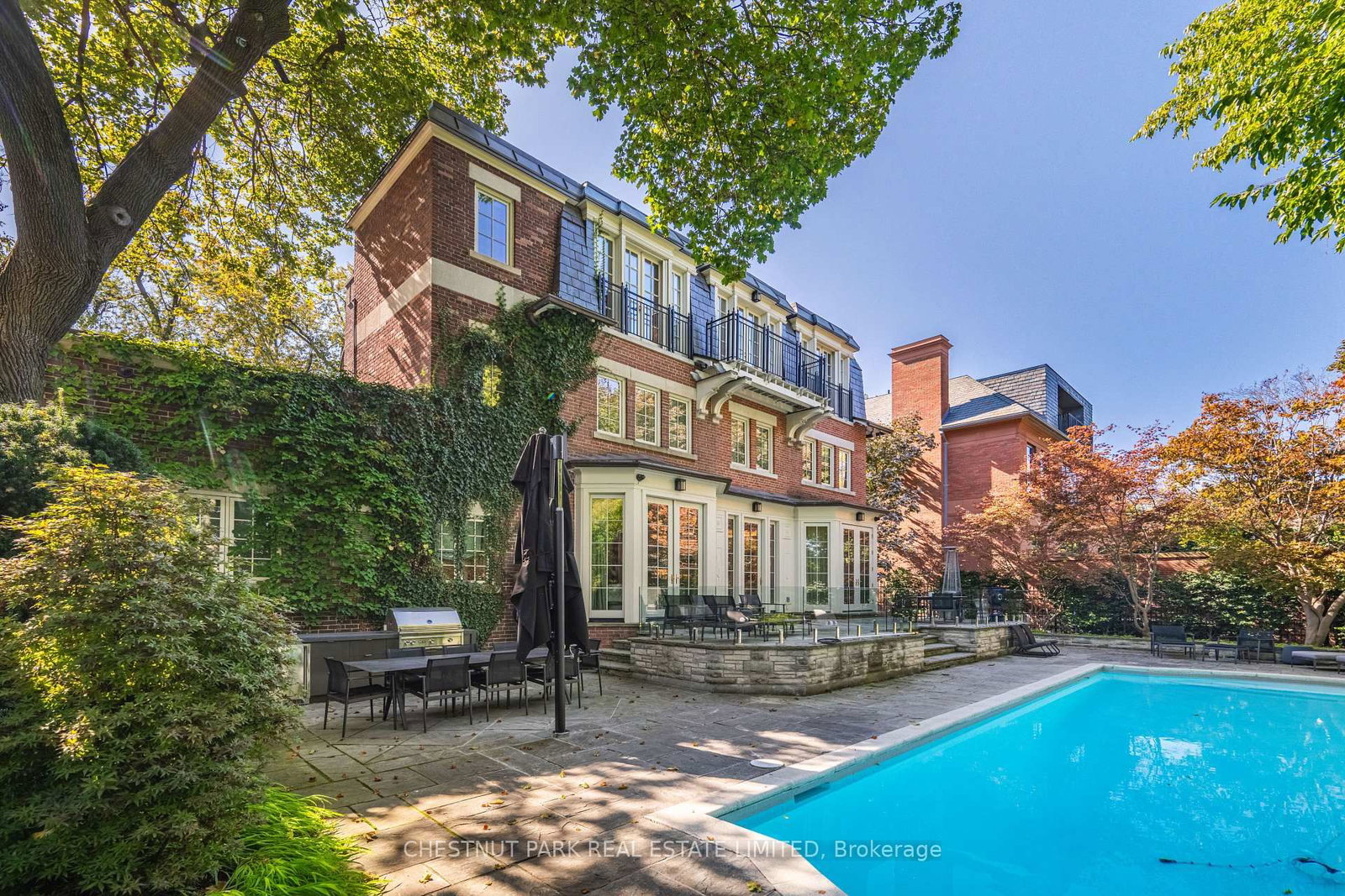 82 Chestnut Park Road • Toronto, ON photo 30