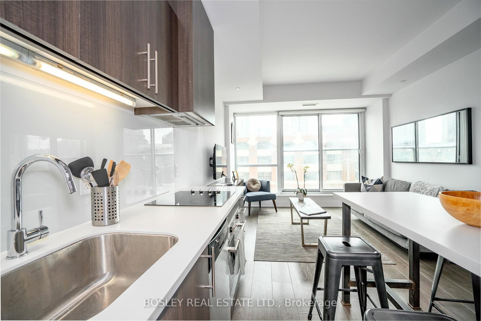 508 Wellington Street, Unit 401 - Photo 10