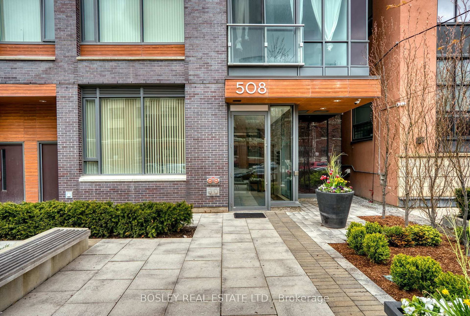 508 Wellington Street, Unit 401 - Photo 17