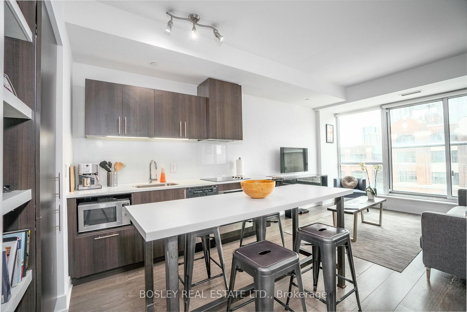 508 Wellington Street, Unit 401 - Photo 7