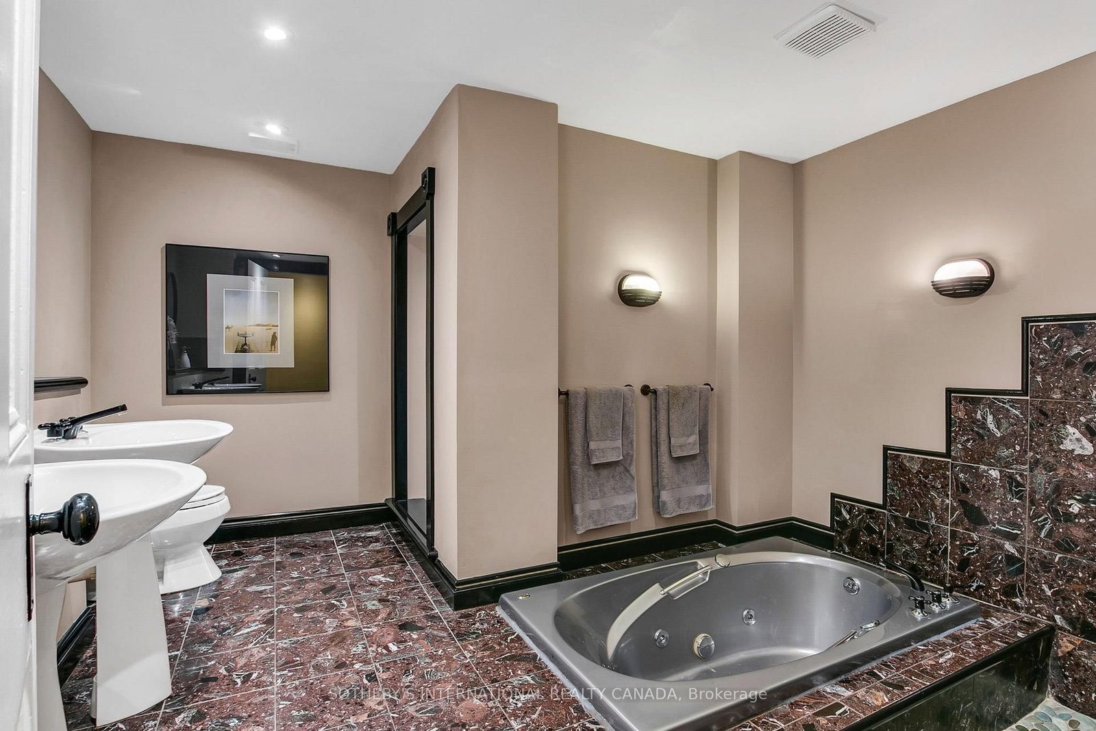 460 Wellesley Street E - Photo 24
