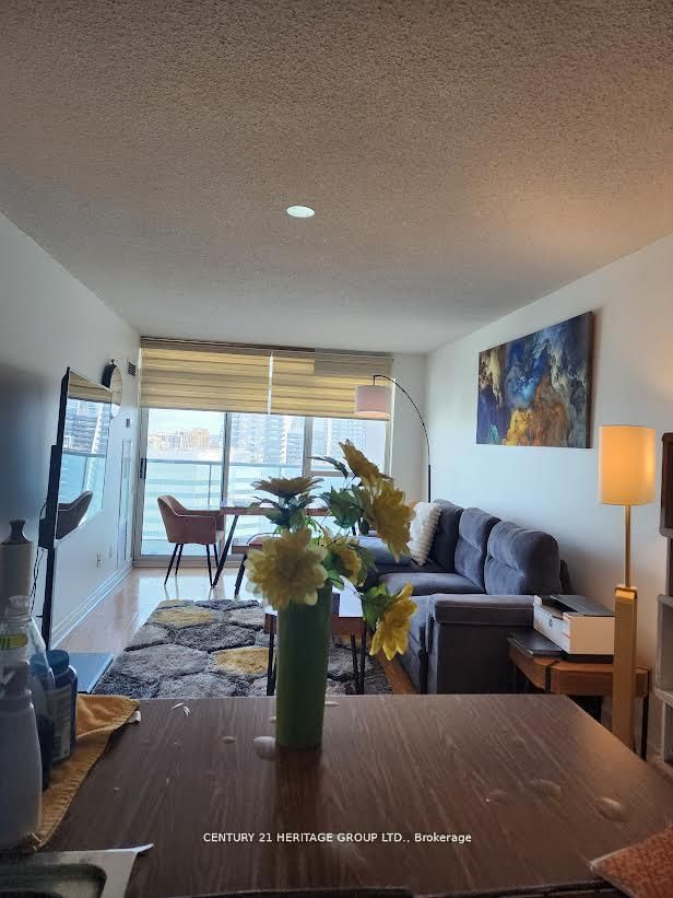 16 Harrison Garden Boulevard, Unit LPH12 - Photo 6