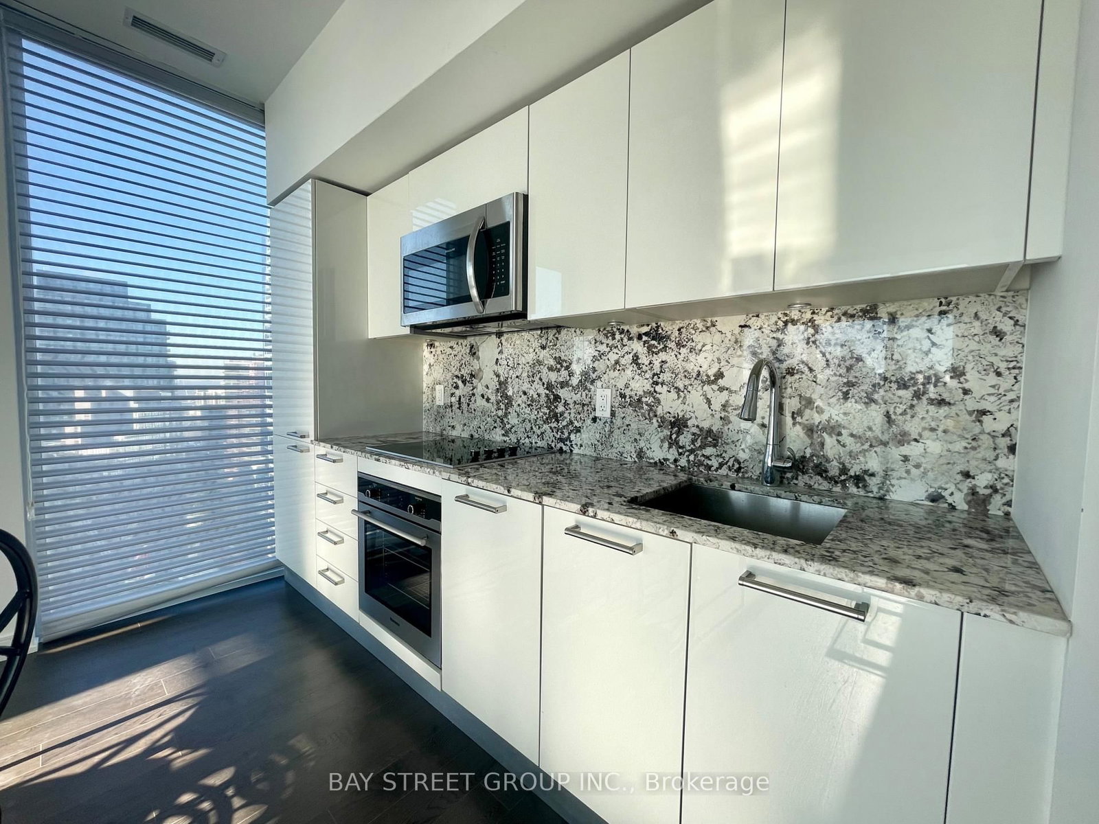 28 WELLESLEY Street E, Unit 3202 - Photo 2