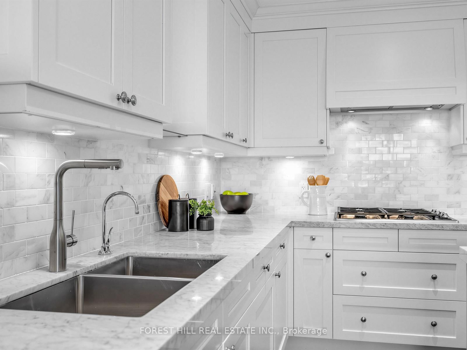 155 St Clair Avenue W, Unit 1204 - Photo 17
