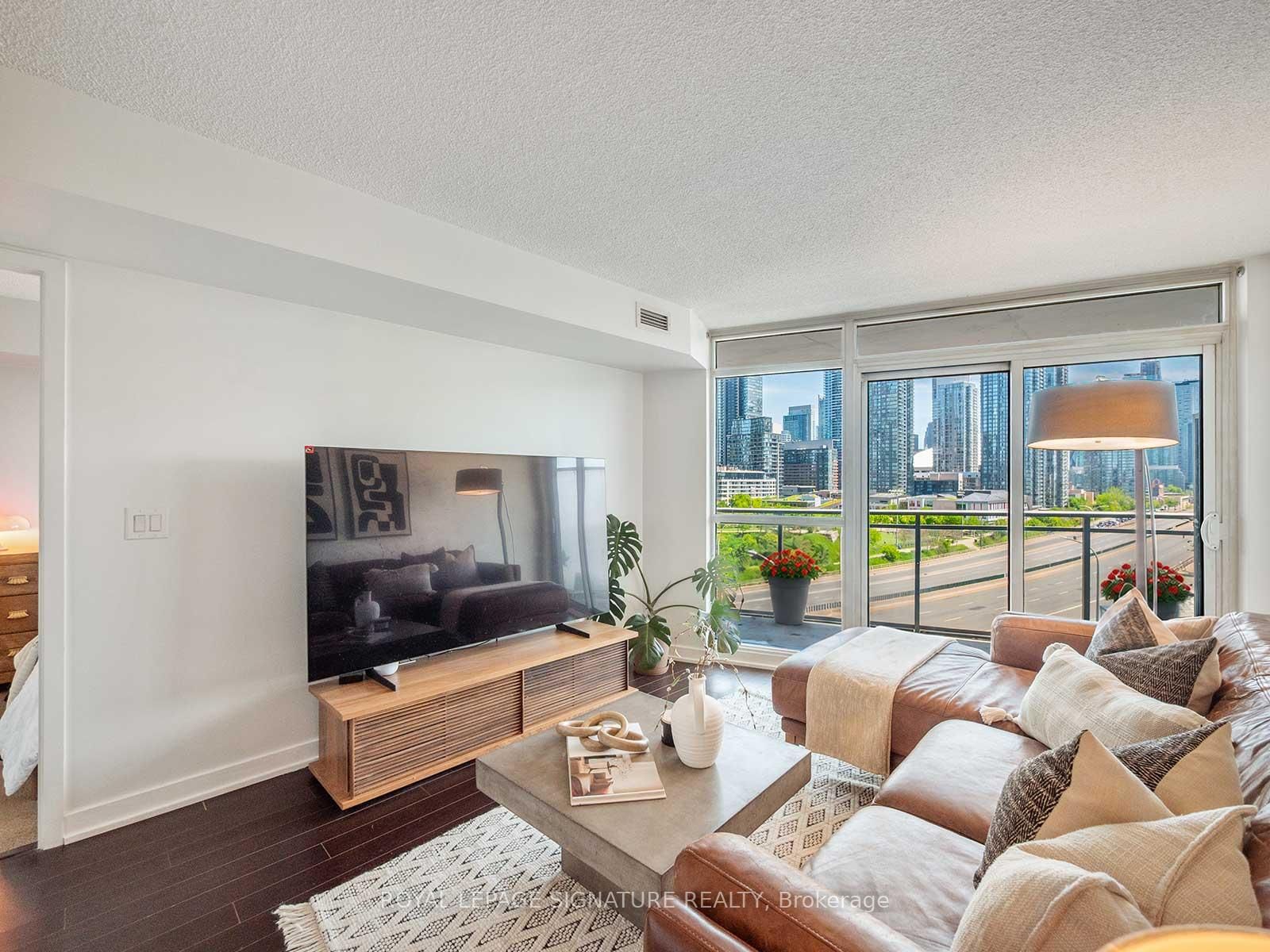 38 Dan Leckie Way • #1109 • Toronto, ON photo 18