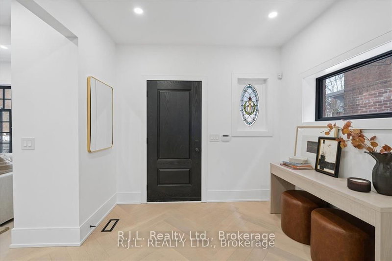 111 Roxborough Drive
