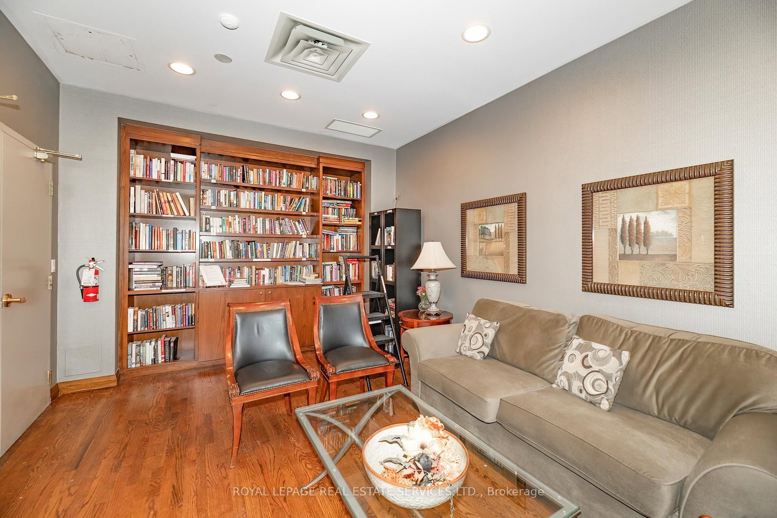 195 Merton Street, Unit 212 - Photo 17