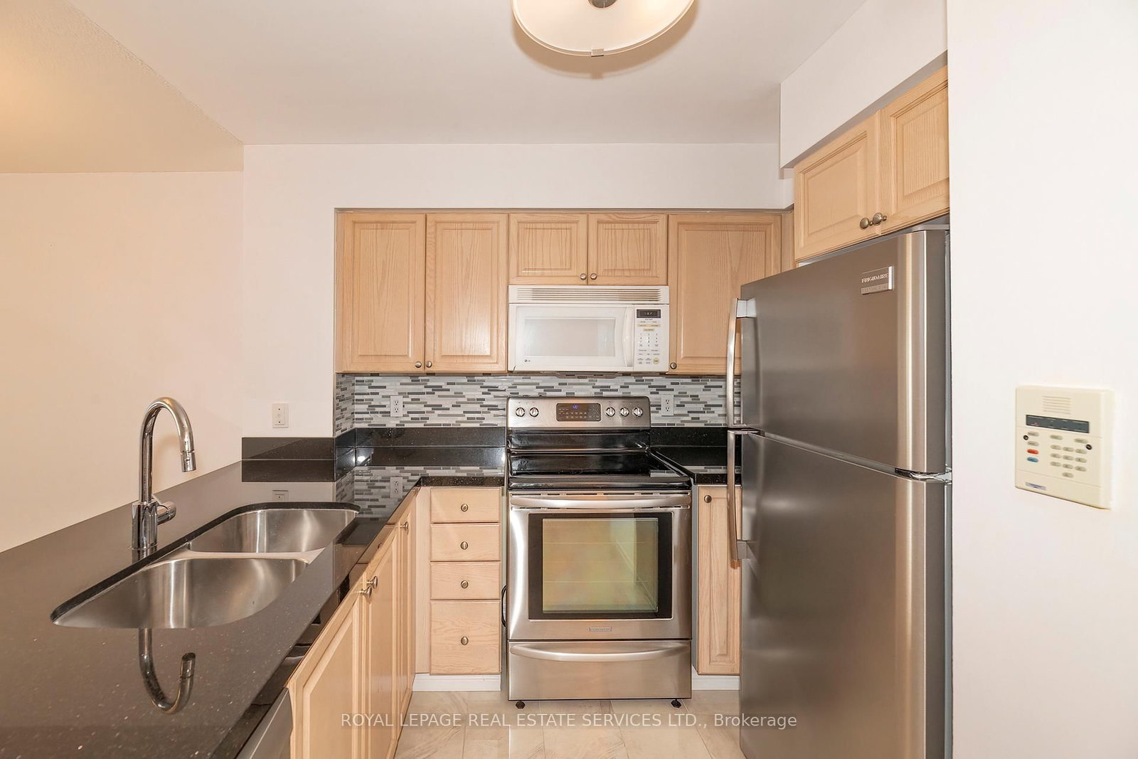 195 Merton Street, Unit 212 - Photo 7