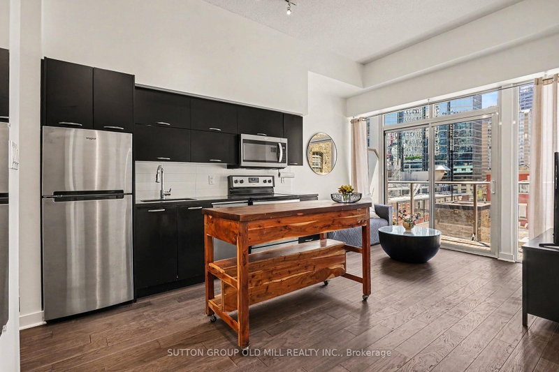 713 - 126 Simcoe Street