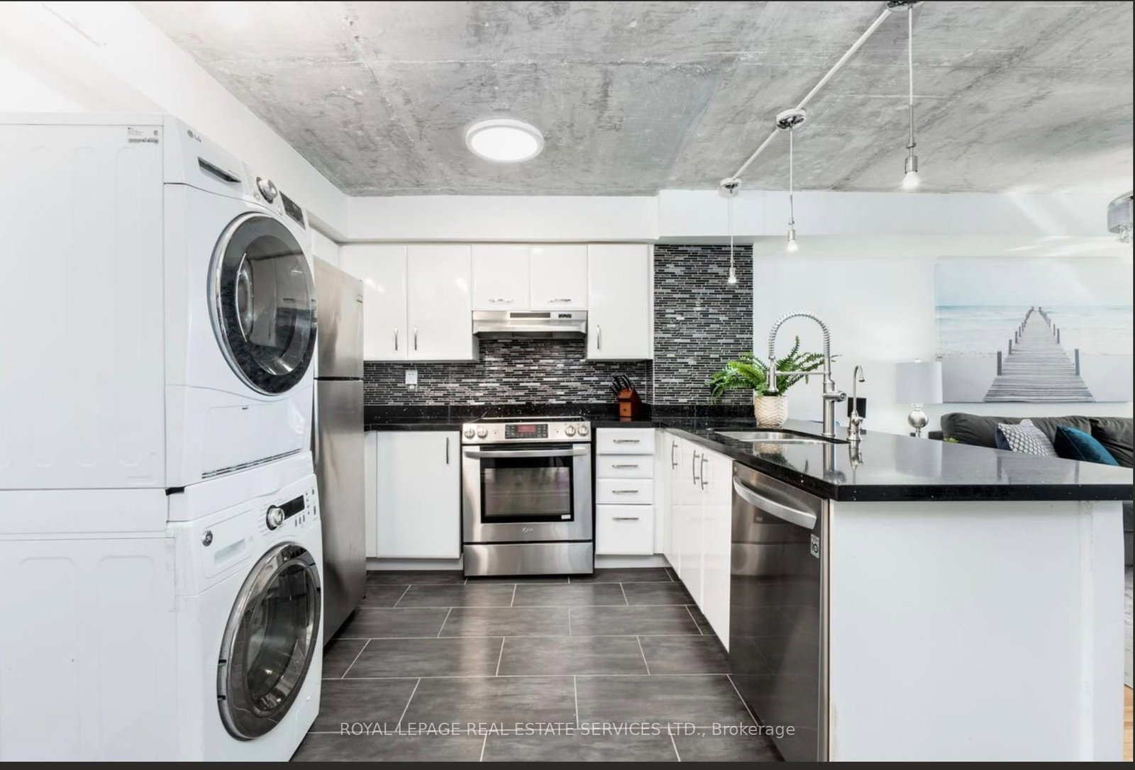 801 King Street W, Unit 826 - Photo 4