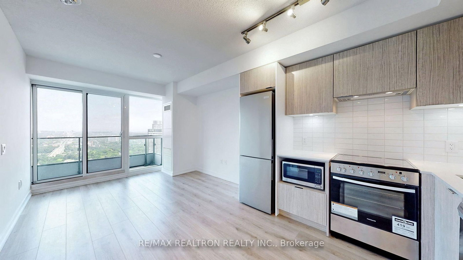 395 Bloor Street E, Unit 4609 - Photo 4