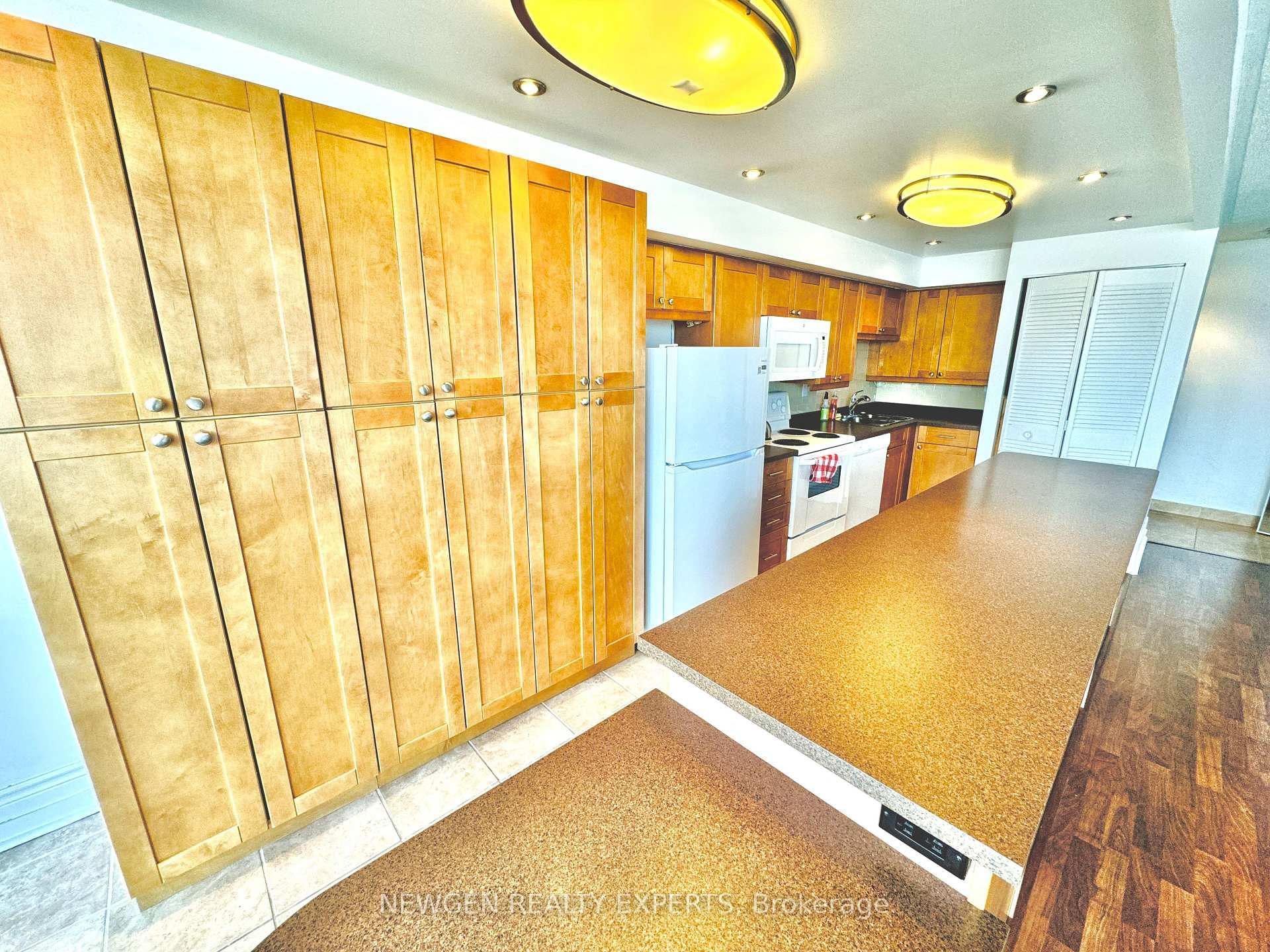 86 Gerrard Street E, Unit 14F