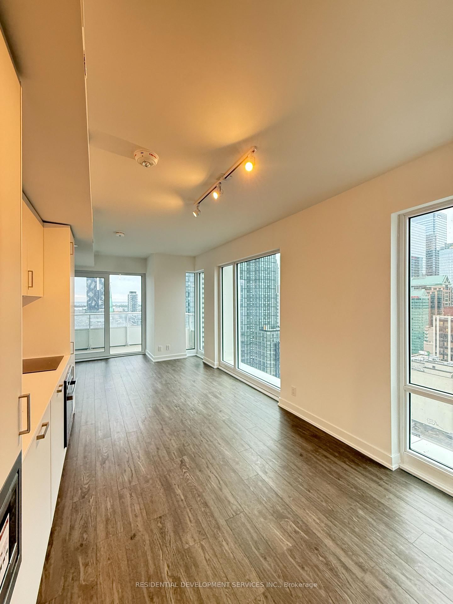 2110-88 Queen Street, Toronto, ON, photo 3