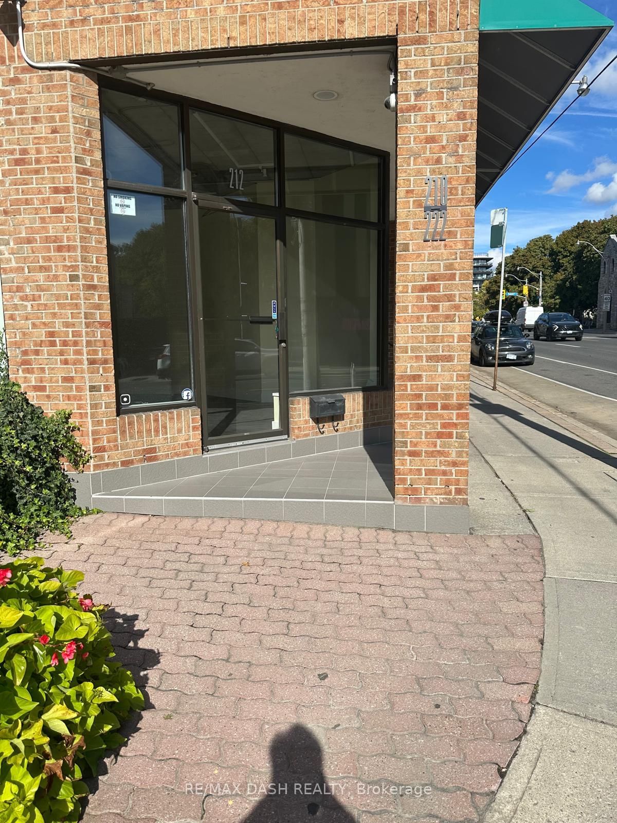 212 Avenue Road