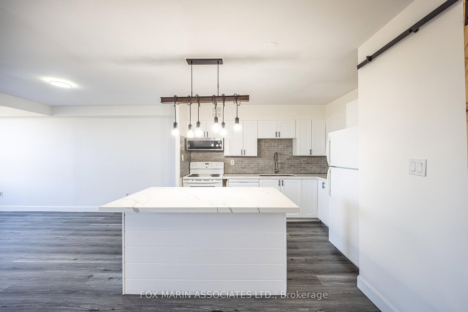 20 Edgecliff Golfway, Unit 312 - Photo 4